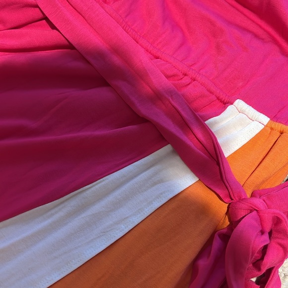 NWT BEBE HALTER DRESS!🩷 - Picture 4 of 7